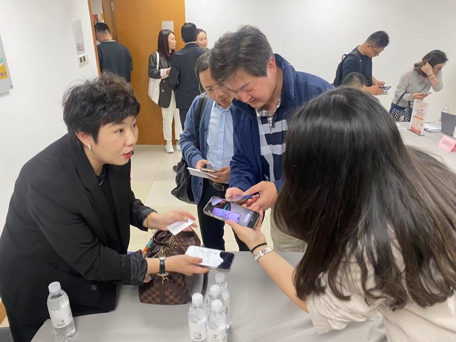 上海外贸企业带着样品拓渠道多家超市商场已落地外贸产品专区(图3)